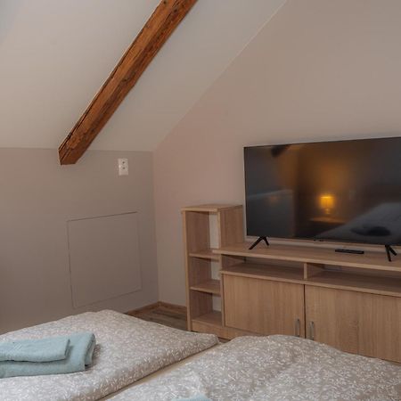 Apatman Fellini House Apartment Trencin Bagian luar foto