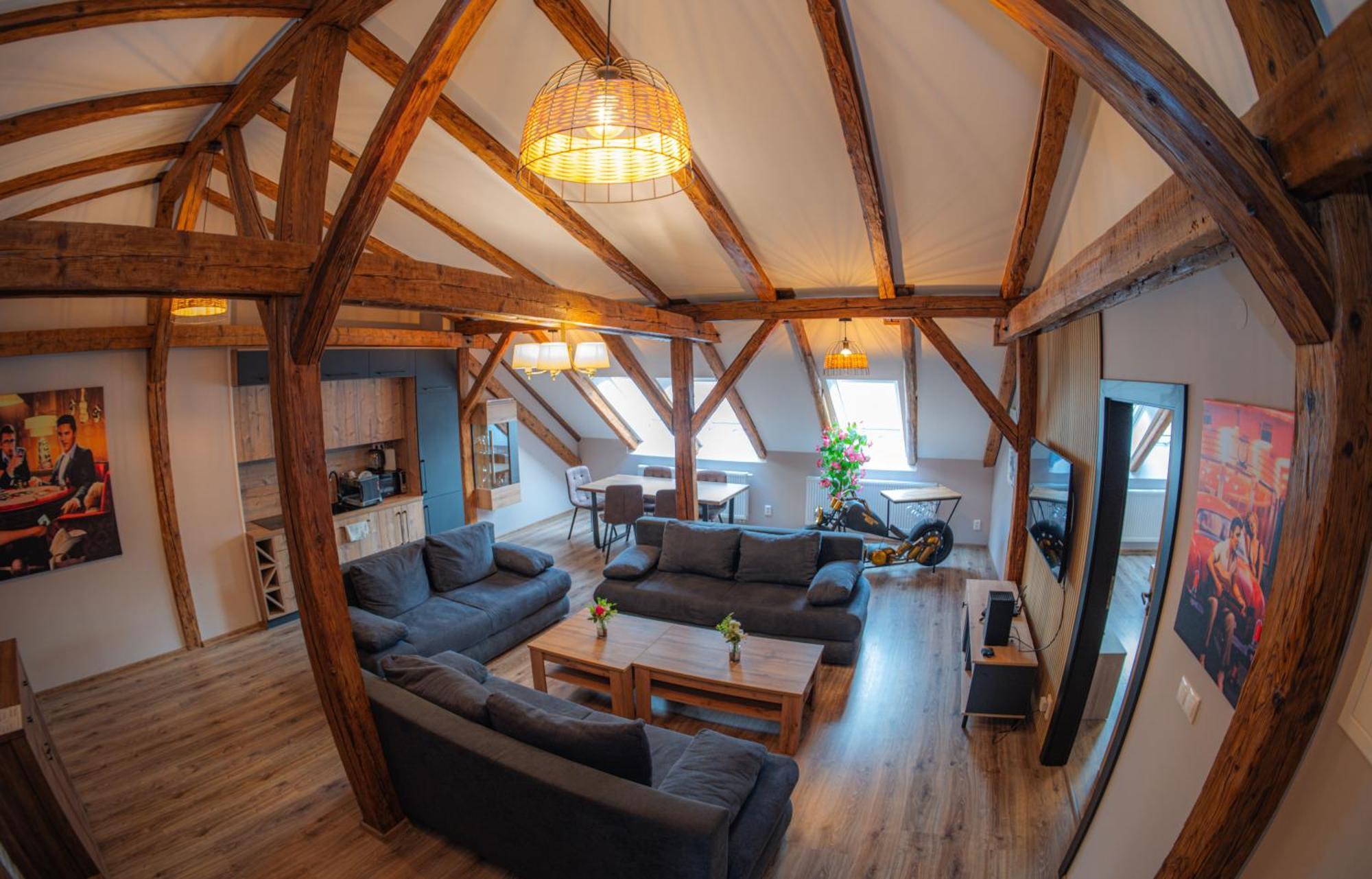 Apatman Fellini House Apartment Trencin Bagian luar foto