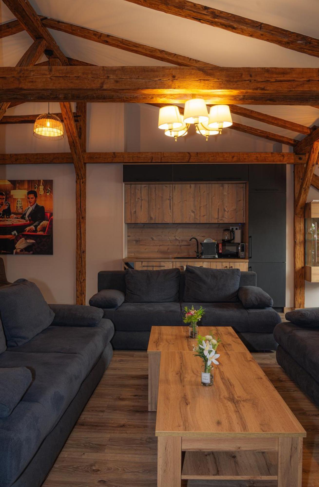 Apatman Fellini House Apartment Trencin Bagian luar foto