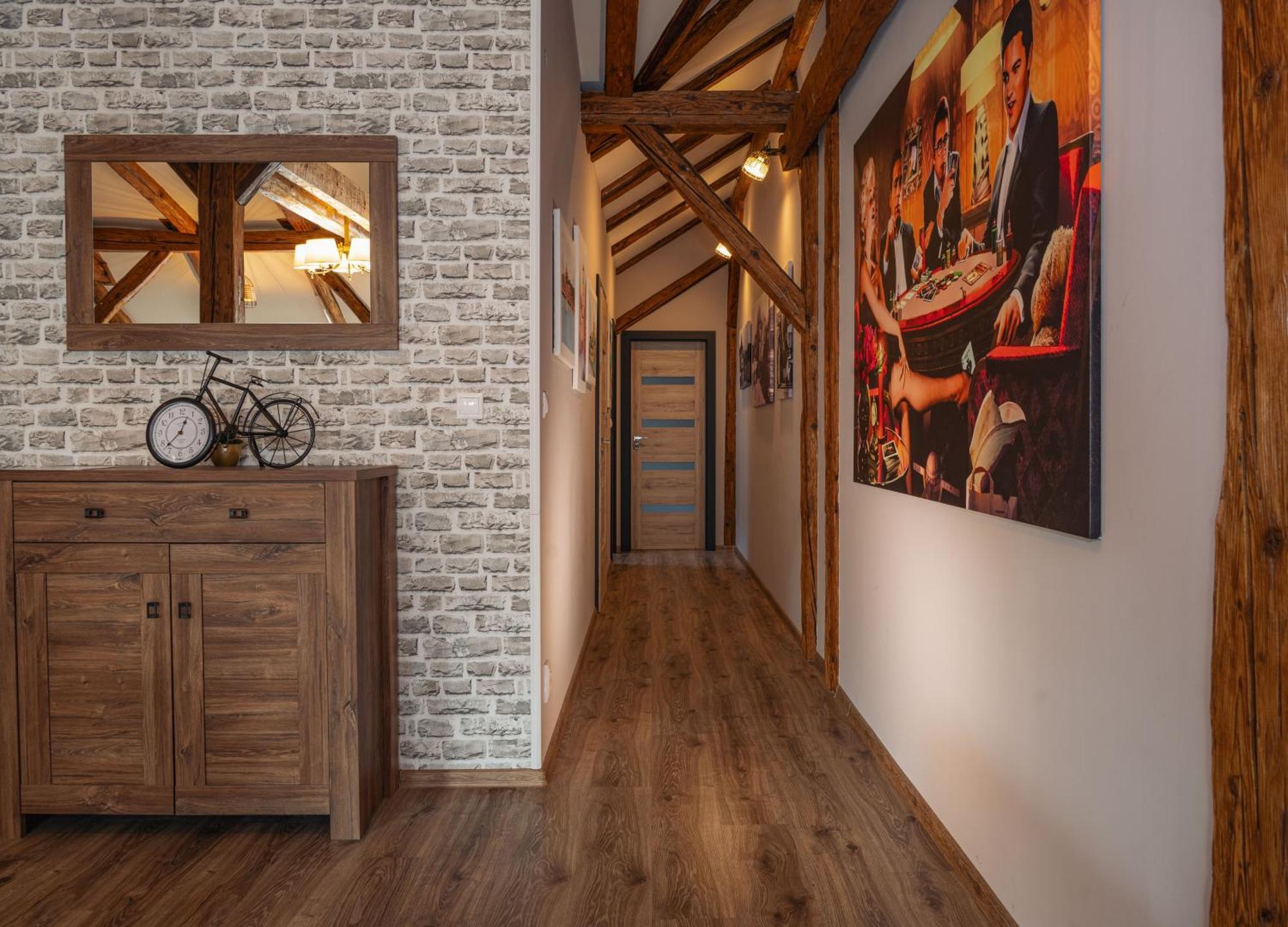 Apatman Fellini House Apartment Trencin Bagian luar foto