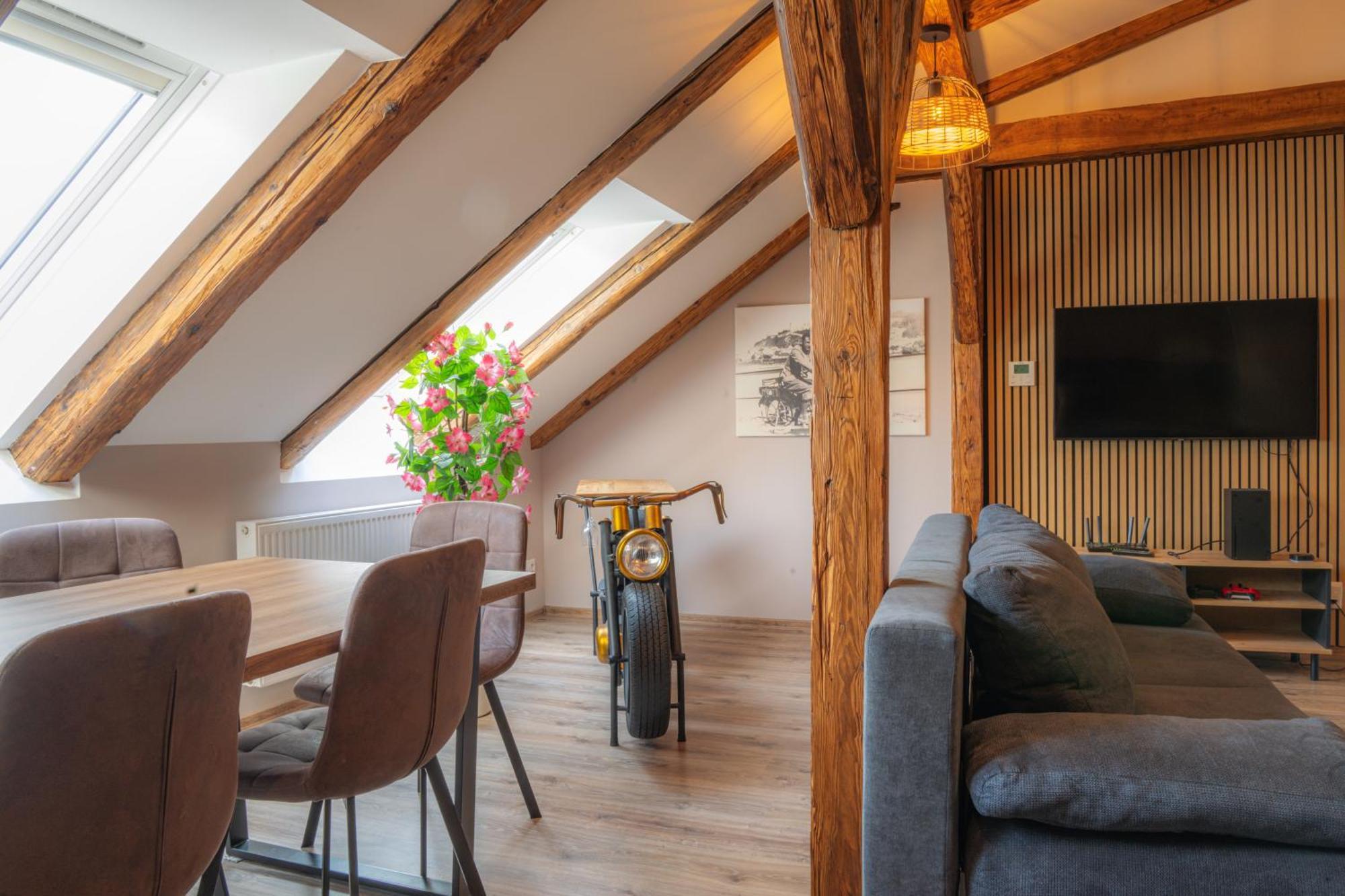 Apatman Fellini House Apartment Trencin Bagian luar foto