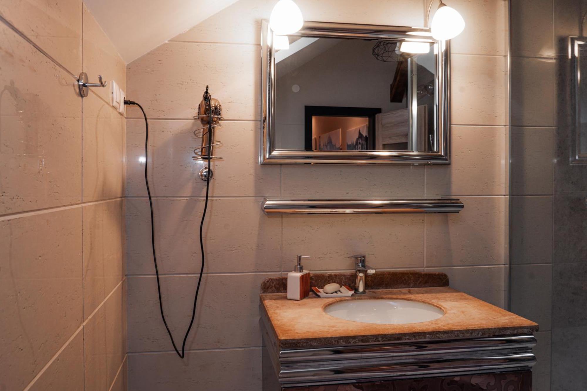 Apatman Fellini House Apartment Trencin Bagian luar foto